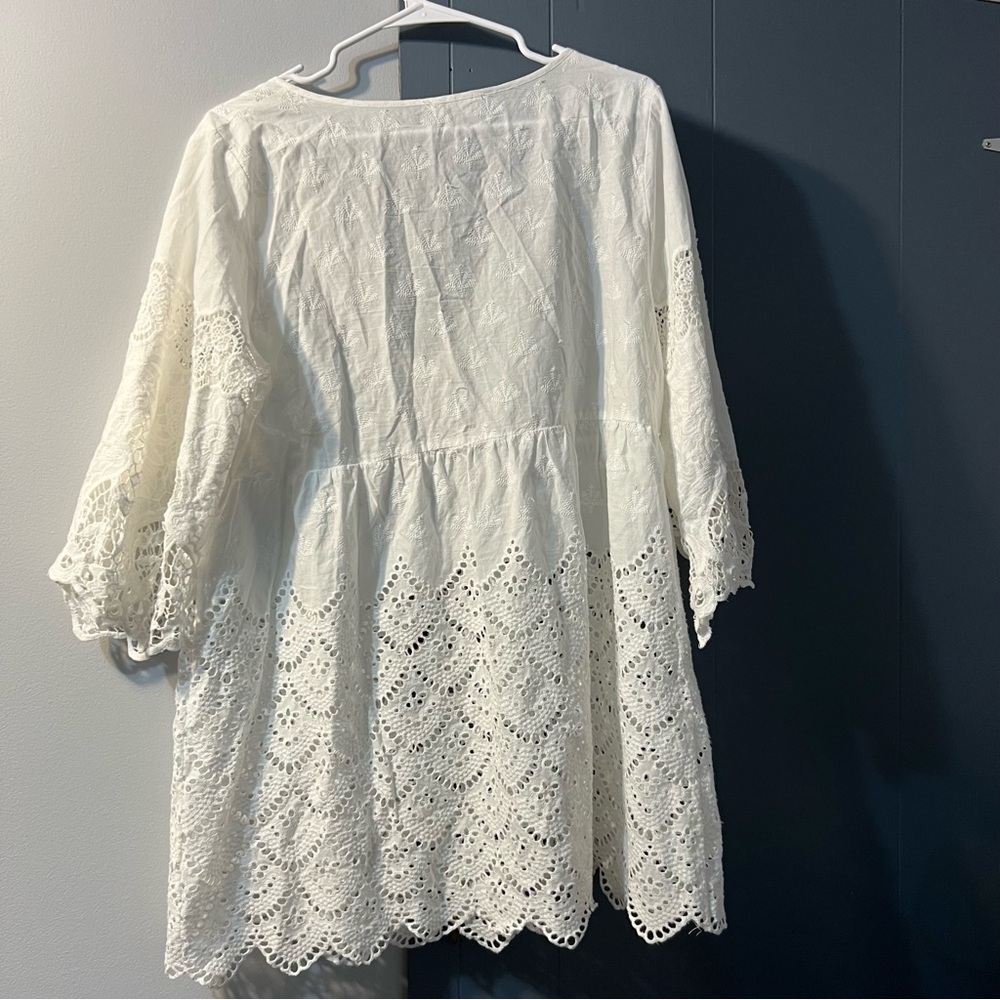 Miho’s Italy - White Eyelet Tunic with Tassels - Picture 5 of 7